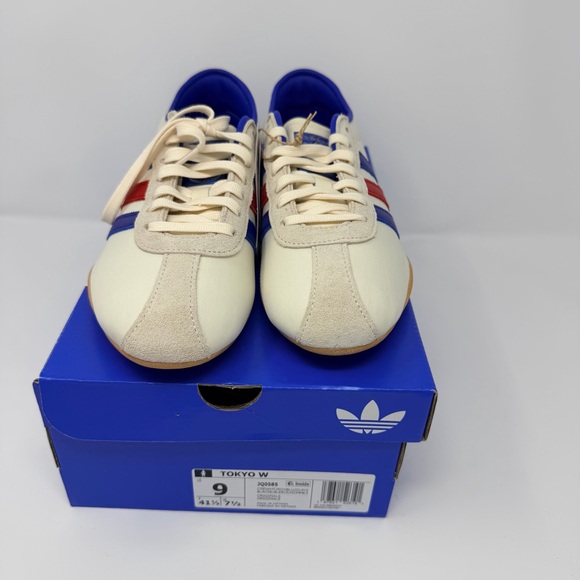 NWT!! Adidas Tokyo Cream White Sneakers with Blue and Red Stripes and Gum Sole - Picture 4 of 6